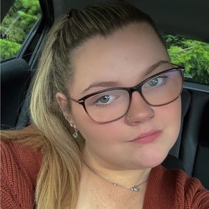 Meet your Posher, Michaela